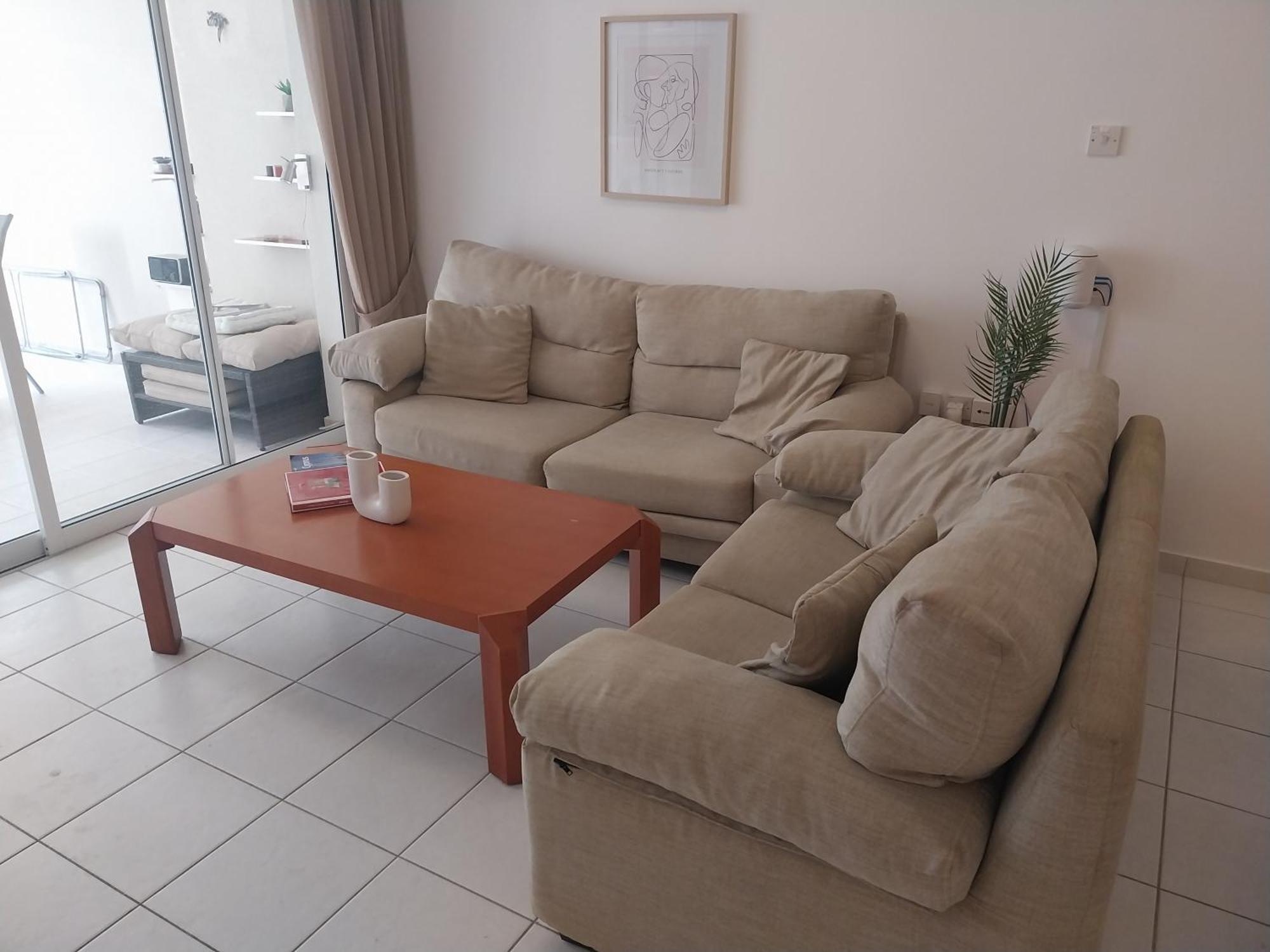 Apartment Comfortable And Ideally Situated *